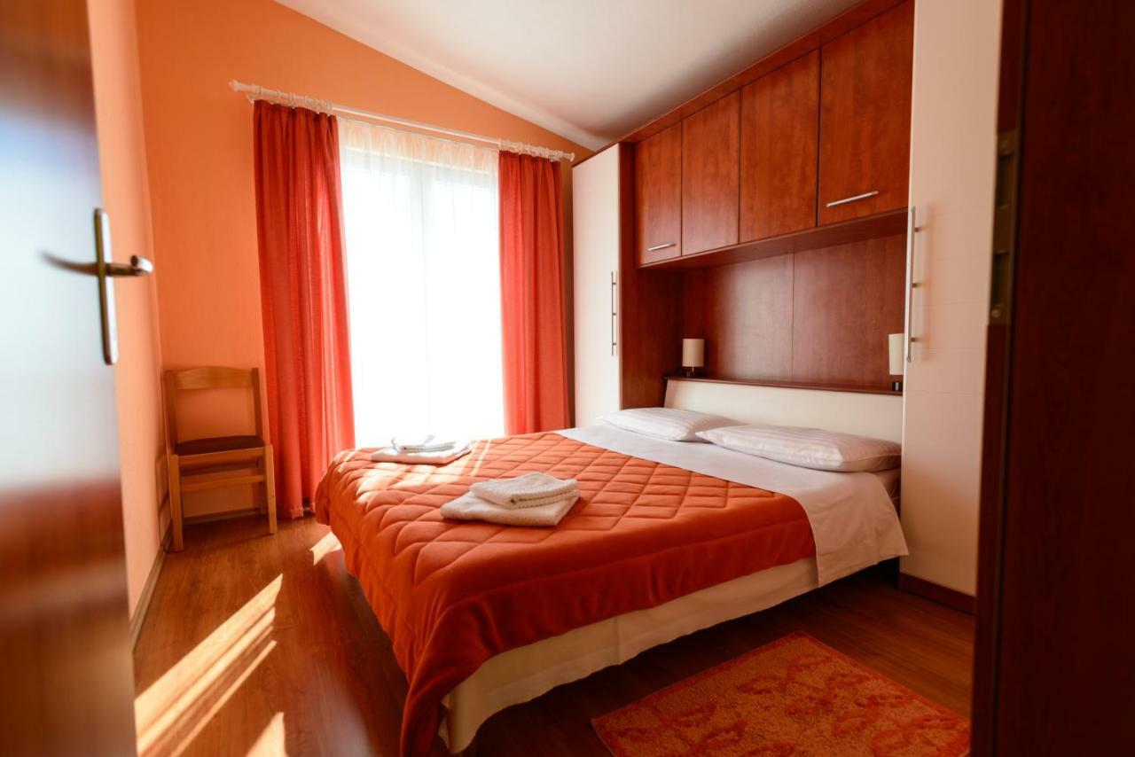 Apartments Maris Starigrad Paklenica Ngoại thất bức ảnh