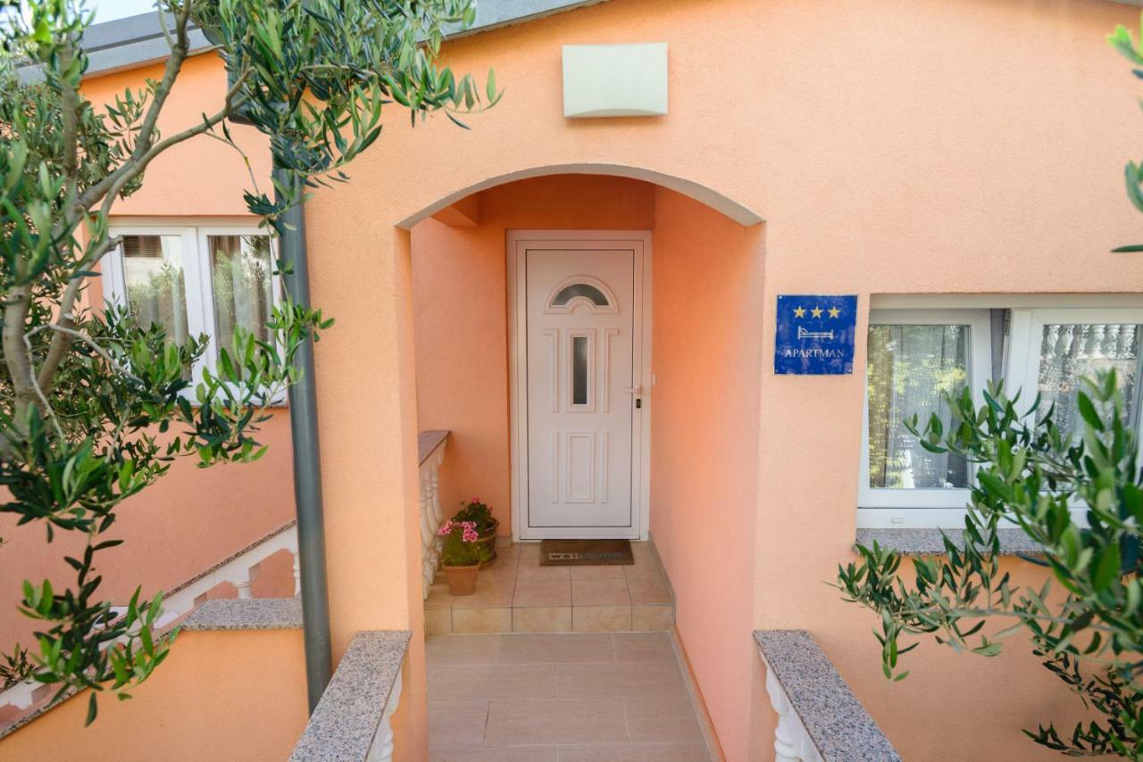 Apartments Maris Starigrad Paklenica Ngoại thất bức ảnh